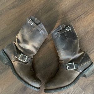 Frye Veronica Short